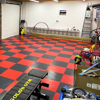 अच्छा मूल्य Fireproof Recycled Rubber Flooring Tiles With Composite Layer Anti Wear Surface ऑनलाइन