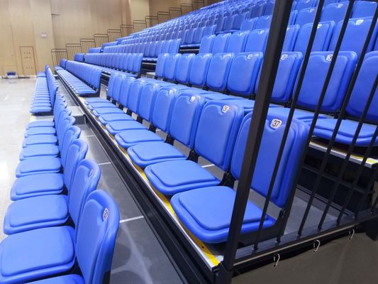 200-500 लोगों की क्षमता के साथ चांदी की खिंचने योग्य ब्लीच सीटें