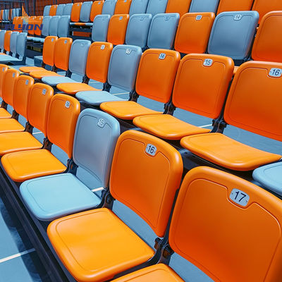 200-500 लोगों की क्षमता जिम ब्लीचर्स रिट्रेक्टेबल वैकल्पिक फर्श अनुकूलित चौड़ाई